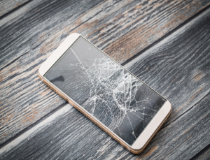 When Should I Get a New Phone and When Should I Fix It? When Should I Get a New Phone and When Should I Fix It?